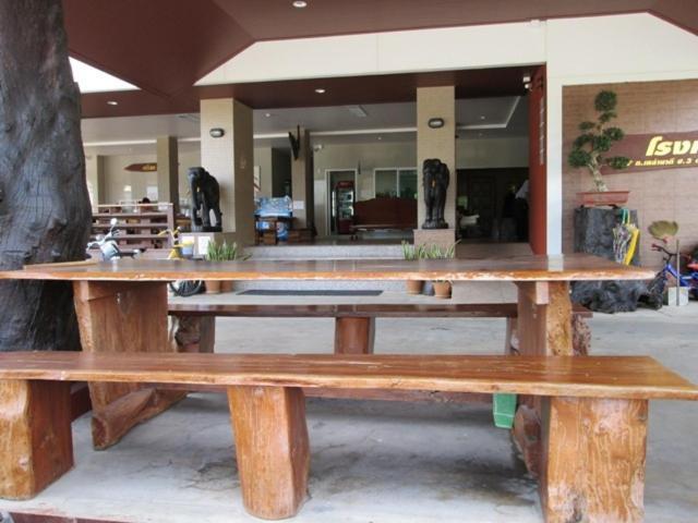 Porn 3 Hotel Khon Kaen Bagian luar foto
